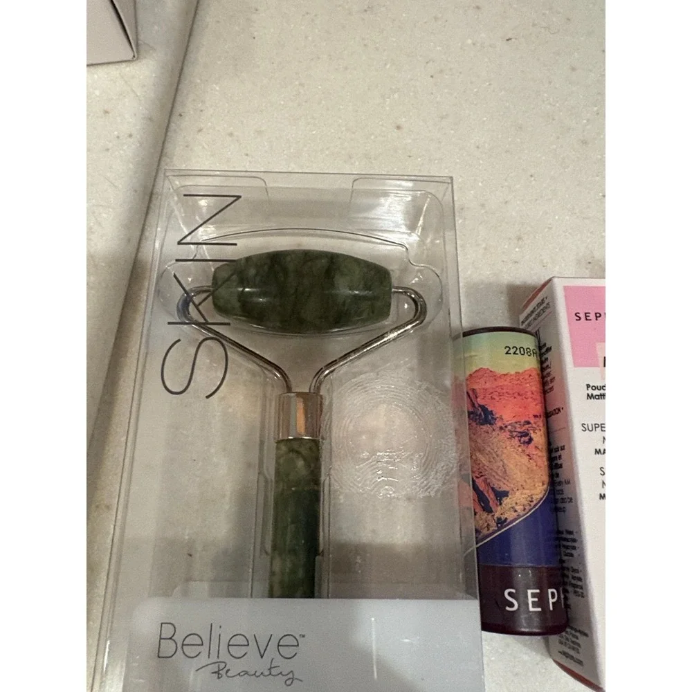 Sephora & Believe Beauty Bundle Womens OS Green Pink New Jade‎ Roller Makeup Set